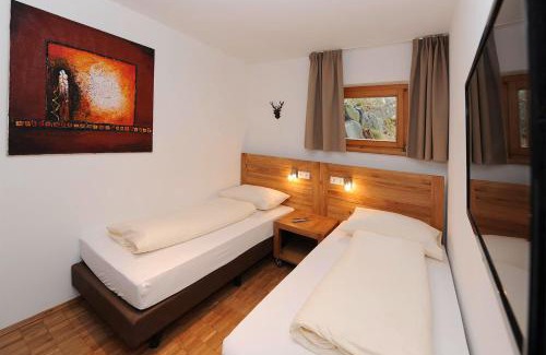 Tschagguns Apartment | Family-Friendly Retreat at Kleiner Turm 1 Hotel