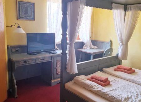 Friedrichshofen-Hollerstauden House | Cozy Kleines Brauhaus Ingolstadt - Family-Friendly Stay