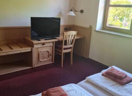 Friedrichshofen-Hollerstauden House | Cozy Kleines Brauhaus Ingolstadt - Family-Friendly Stay