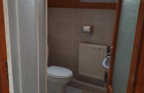 Harkany Apartment | Budget-Friendly Double Room with Pool and Breakfast