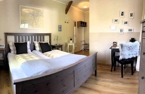 Sankt Michaelisdonn Bed & Breakfast | Cozy Kleines Landhotel Rehedyk with Breakfast & Family Perks