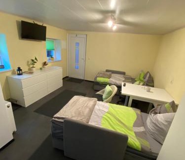 Milbitz Apartment | Charming Studio with Garden Access, Rated 9.1 by Guests