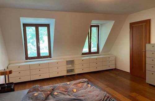 Kleinmachnow House | Kleinmachnow Schlafzimmer mit eigenem Bad