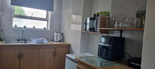 Kleinmond Apartment | Inviting Kleinmond Panorama Holidays with Oceanfront Views