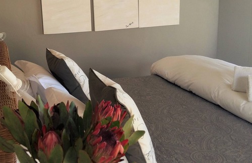 De Kelders Bed & Breakfast | Oceanfront Kleinzee Guesthouse with Breakfast & Family Amenities