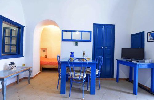 Episkopi Gonias House | Oceanfront Bliss at Kleo's Guesthouse - Rated 9.3/10