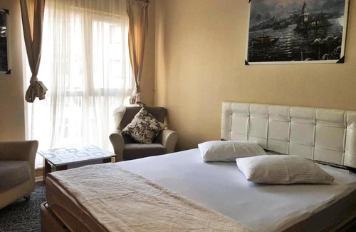 Buyukcekmece Apartment | Pet-Friendly Getaway at Kleopatra Suite Özyurtlar