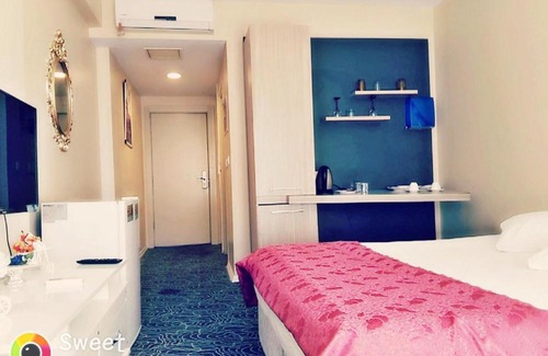 Buyukcekmece Apartment | Pet-Friendly Getaway at Kleopatra Suite Özyurtlar