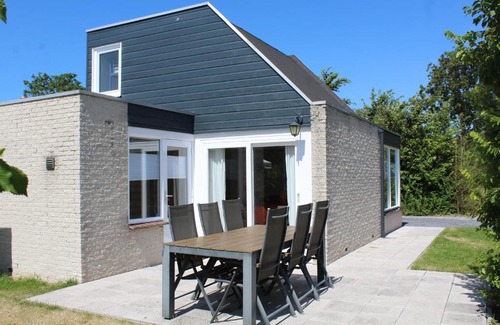 Ouddorp House | Inviting Klepperstee Vlier 1 with Ocean Views & Family Appeal