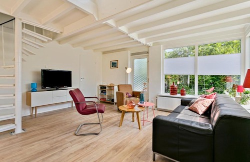Ouddorp House | Inviting Klepperstee Vlier 1 with Ocean Views & Family Appeal