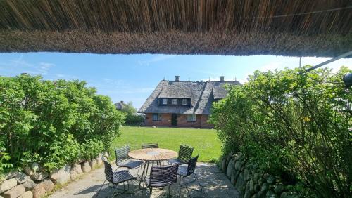 Wenningstedt-Braderup Apartment | Experience Kliffblick am Watt with Heated Pool & 10/10 Rating
