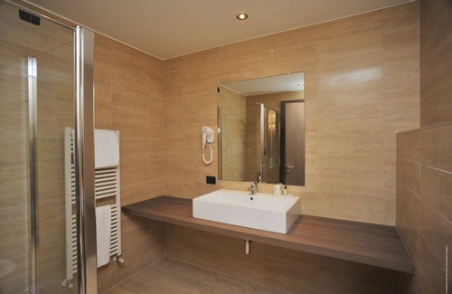 Musocco Hotel | Discover Klima Hotel Milano Fiere: 4-Star Comfort Awaits