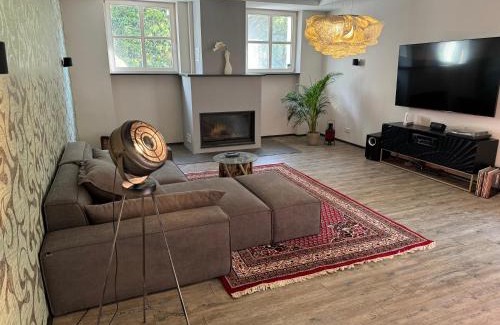 Braunfels Apartment | Relaxing Escape at 5 Sterne Bahnhoftraum with Ocean View