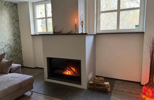 Braunfels Apartment | Relaxing Escape at 5 Sterne Bahnhoftraum with Ocean View
