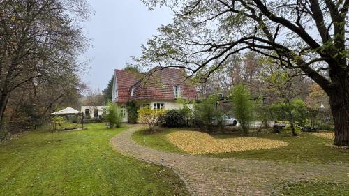 Braunfels Villa | Experience Villa Lebensraum Bahnhoftraum with Ocean Views
