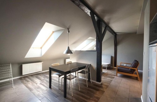 Przemysl Apartment | Charming Klimatyczne poddasze 2: Rated 10/10 & Family-Friendly