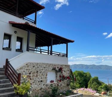 Aristotelis House | Oceanfront Klisouri Beach Villa - Guest Rated 10/10
