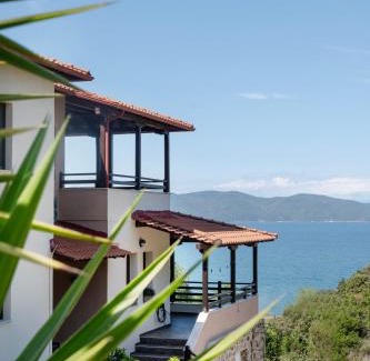 Aristotelis House | Oceanfront Klisouri Beach Villa - Guest Rated 10/10