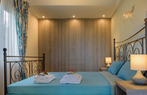Aristotelis House | Oceanfront Klisouri Beach Villa - Guest Rated 10/10