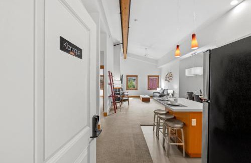 Leavenworth House | Klonaqua: Family-Friendly Retreat with Breakfast Included