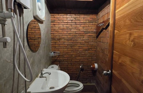 Samphao Lom Hotel | Budget-Friendly Klong Suan Plu Resort with Family Amenities