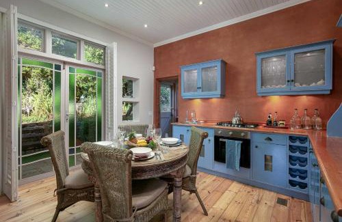 Capri House | Eco-Friendly 11 Kloof Farm House with Oceanfront Pool