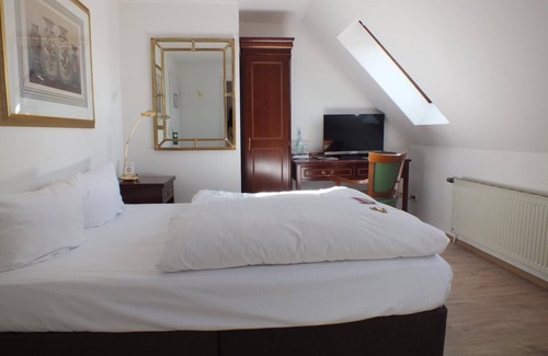 Vienenburg Hotel | Discover Kloster-Remise: Family-Friendly with Breakfast