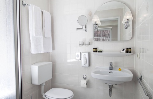 Vienenburg Hotel | Discover Kloster-Remise: Family-Friendly with Breakfast