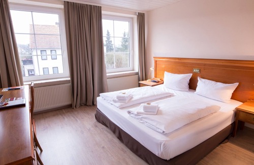 Vienenburg Hotel | Discover Kloster-Remise: Family-Friendly with Breakfast