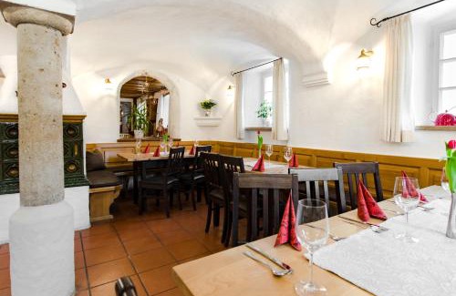 Heidenheim Hotel | Discover Klostergasthof Heidenheim: Pet & Child Friendly Stay