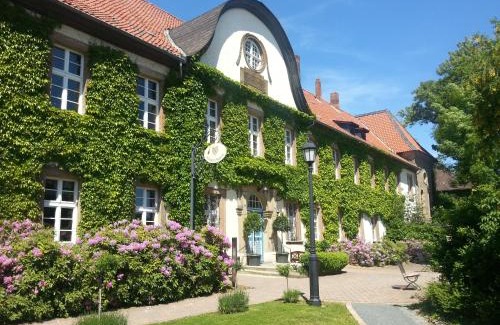 Vienenburg Hotel | Pet-Friendly Klosterhotel Wöltingerode with Ocean Views