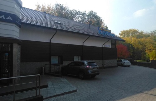 Magnitogorsk Hotel | Budget-Friendly Klubnaya Hotel with Private Pool & Breakfast