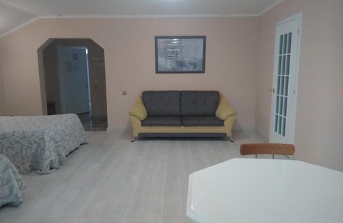 Magnitogorsk Hotel | Budget-Friendly Klubnaya Hotel with Private Pool & Breakfast