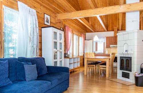 Vuokatti House | Relaxing Lake View Retreat at Klz 8. Koralli by Interhome