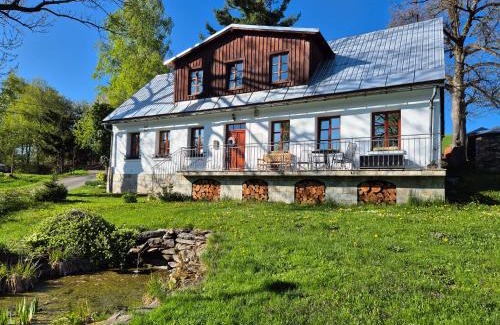 Vrchlabi House | Top-Rated Kněžice 25: Family & Pet-Friendly Retreat