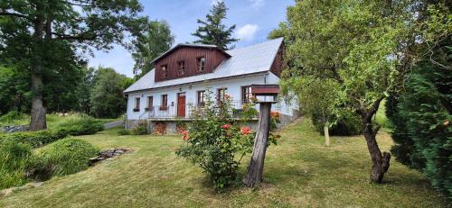 Vrchlabi House | Top-Rated Kněžice 25: Family & Pet-Friendly Retreat