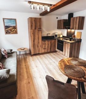 Dernau Apartment | Discover Knabbüüß: Pet-Friendly Oceanfront Retreat