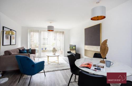 Knaphill Apartment | Inviting Knaphill 2 Bedroom House with Garden & Parking
