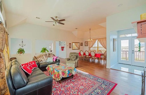 Forest Creek Bed & Breakfast | Top-Rated Knight Hawk Suites: Family & Pet-Friendly Retreat