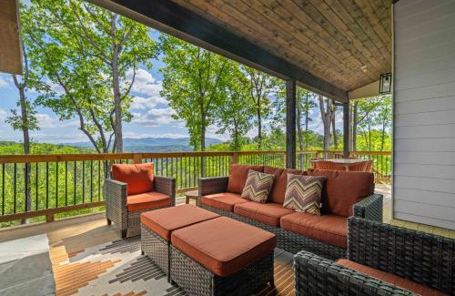 Ellijay House | Stay at Knight Mountain: Family-Friendly with Pool Access