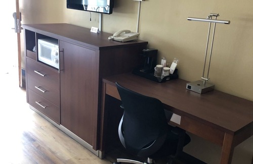 Grants Pass Hotel | Discover Knight's Inn Motel: Family-Friendly with Breakfast