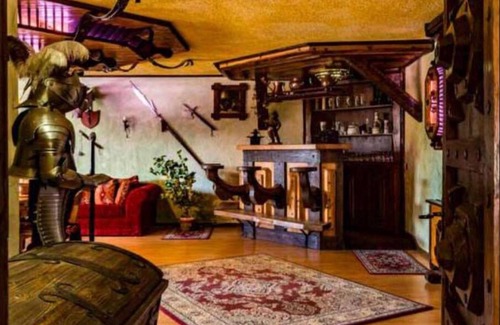 Falkenhagen House | Discover Knights' Hostel: Pet-Friendly & Family Access