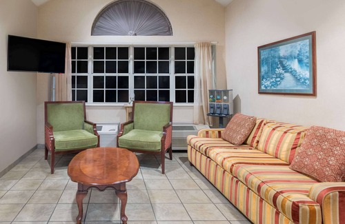 Allentown Hotel | Comfortable Stay at Knights Inn Allentown with Great Amenities