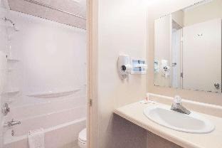 Grand Forks Hotel | Pet-Friendly Comfort at Knights Inn and Suites - Grand Forks
