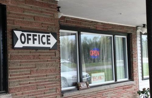 Cobourg Hotel | Comfortable Stay at Knights Inn Cobourg with Great Amenities