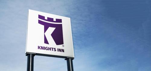 North Beach Hotel | Budget-Friendly Knights Inn Corpus Christi with Pool & Pets