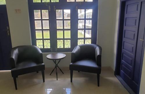 Brun Hotel | Budget-Friendly Knights Inn Droshp with Family Amenities