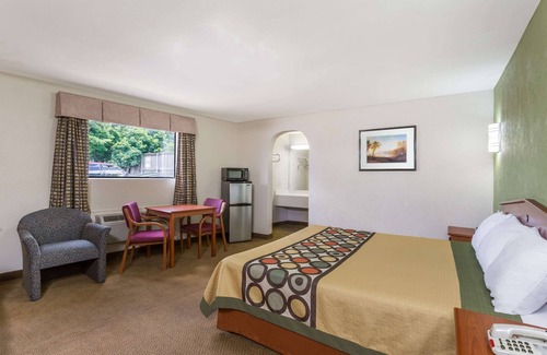 Waco Hotel | Cozy Knights Inn Near Waco: Family-Friendly with Breakfast