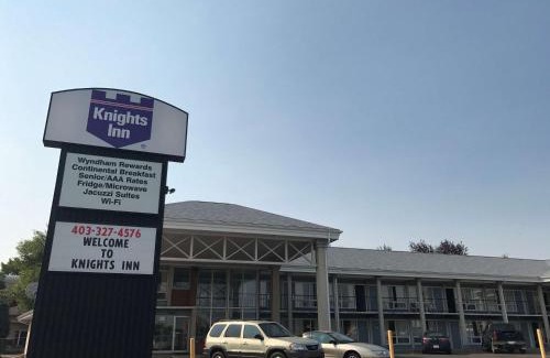 South Lethbridge Hotel | Welcoming Knights Inn Lethbridge: Pet-Friendly Retreat