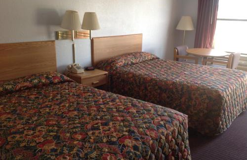 Muskogee Hotel | Pet-Friendly Knights Inn Muskogee for Family Getaways